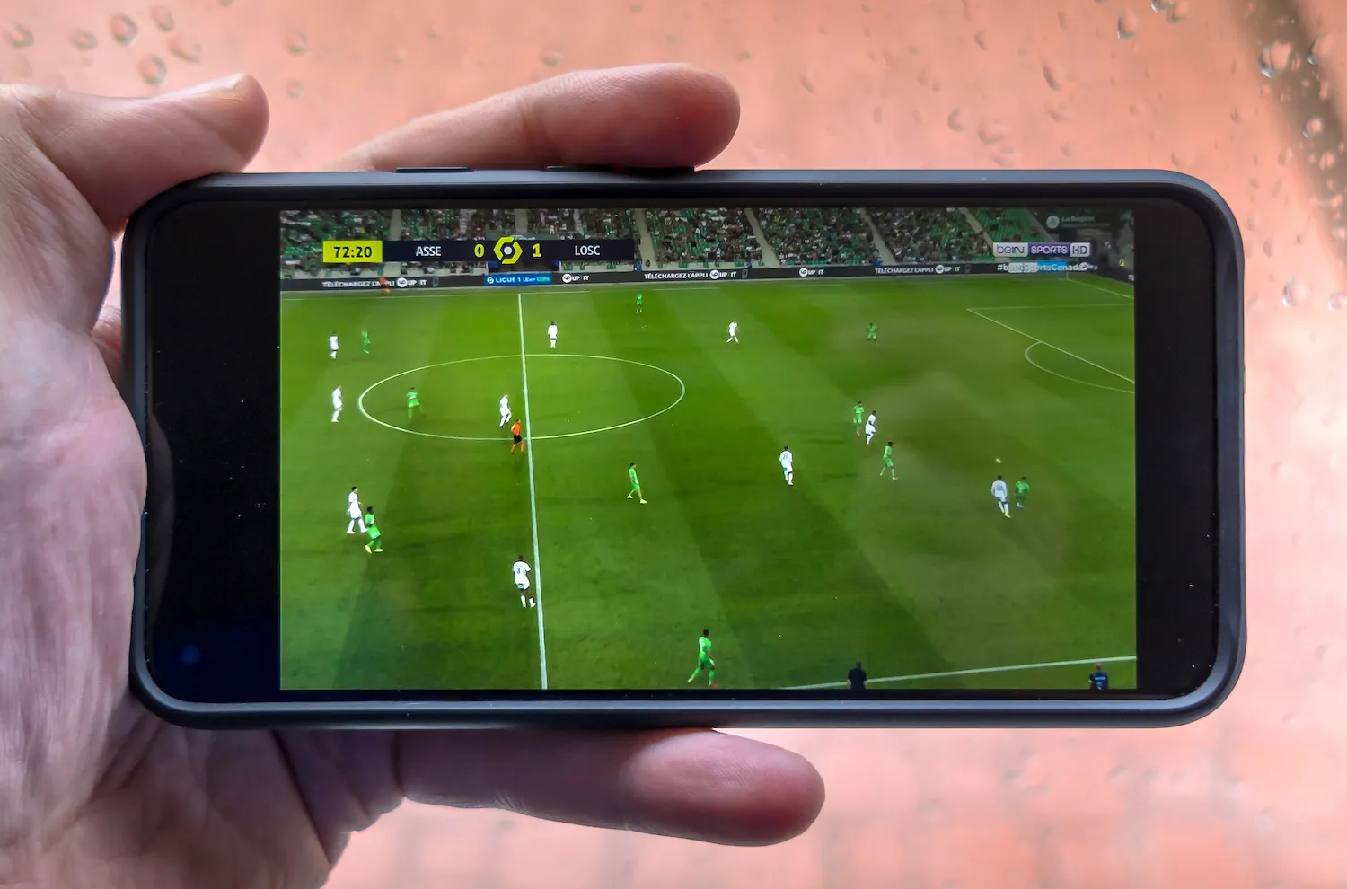 7 Aplikasi Live Streaming Bola Gratis Terbaik dan Legal