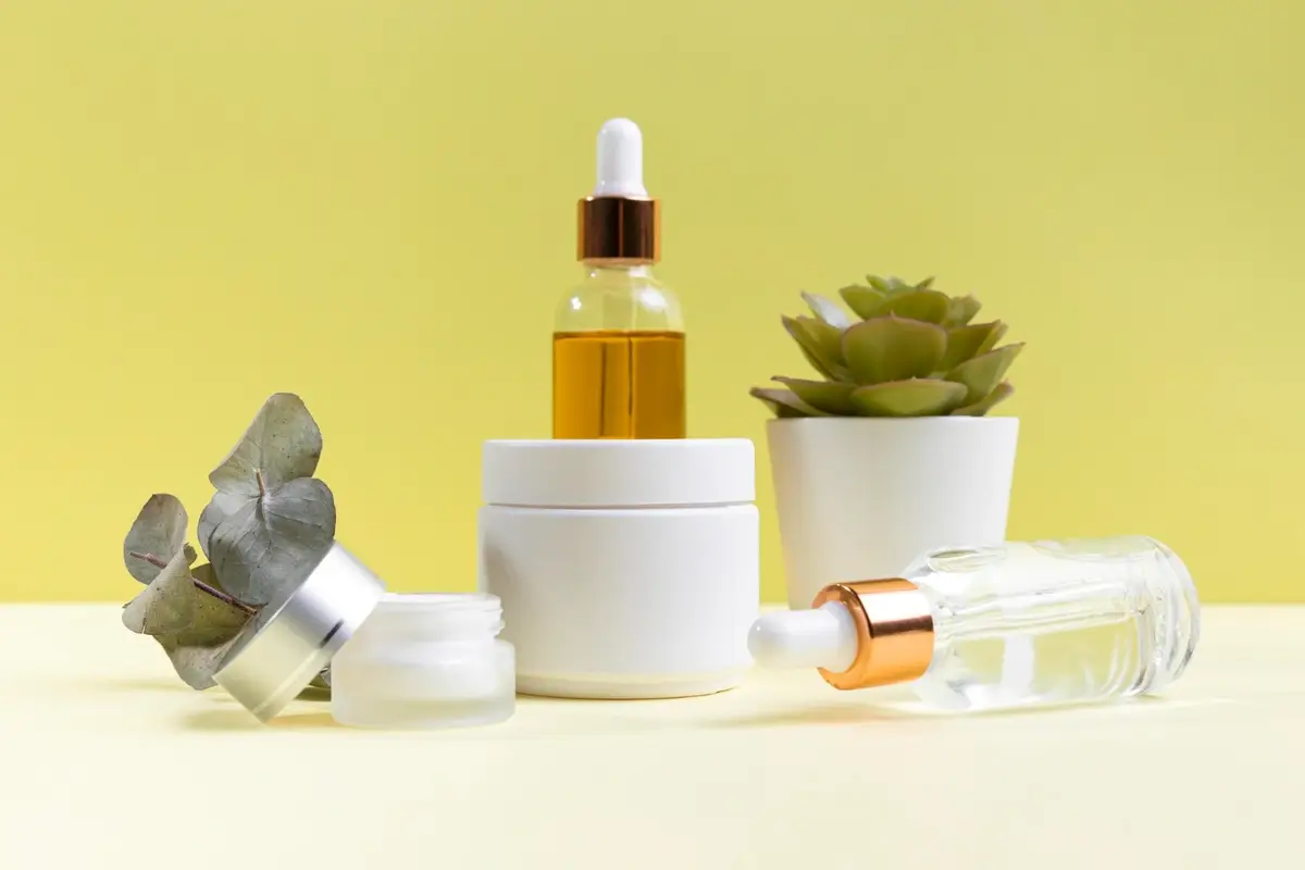 Mengenal Apa itu Maklon Skincare, Cara Kerja, Hingga Keuntungannya
