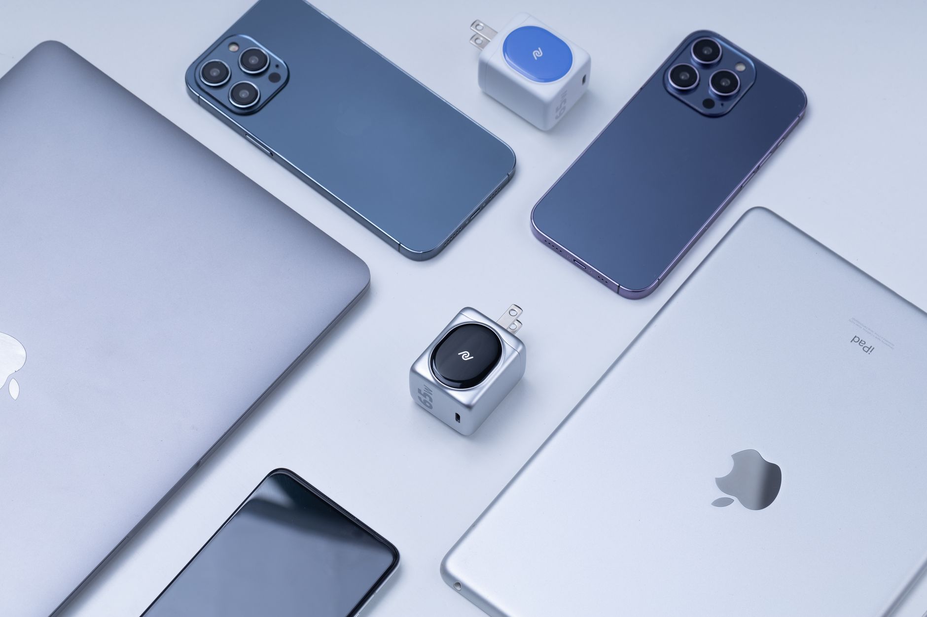 LOOPS Pluggo Charger 30W GaN: Pengisian Cepat Modis dari Erajaya