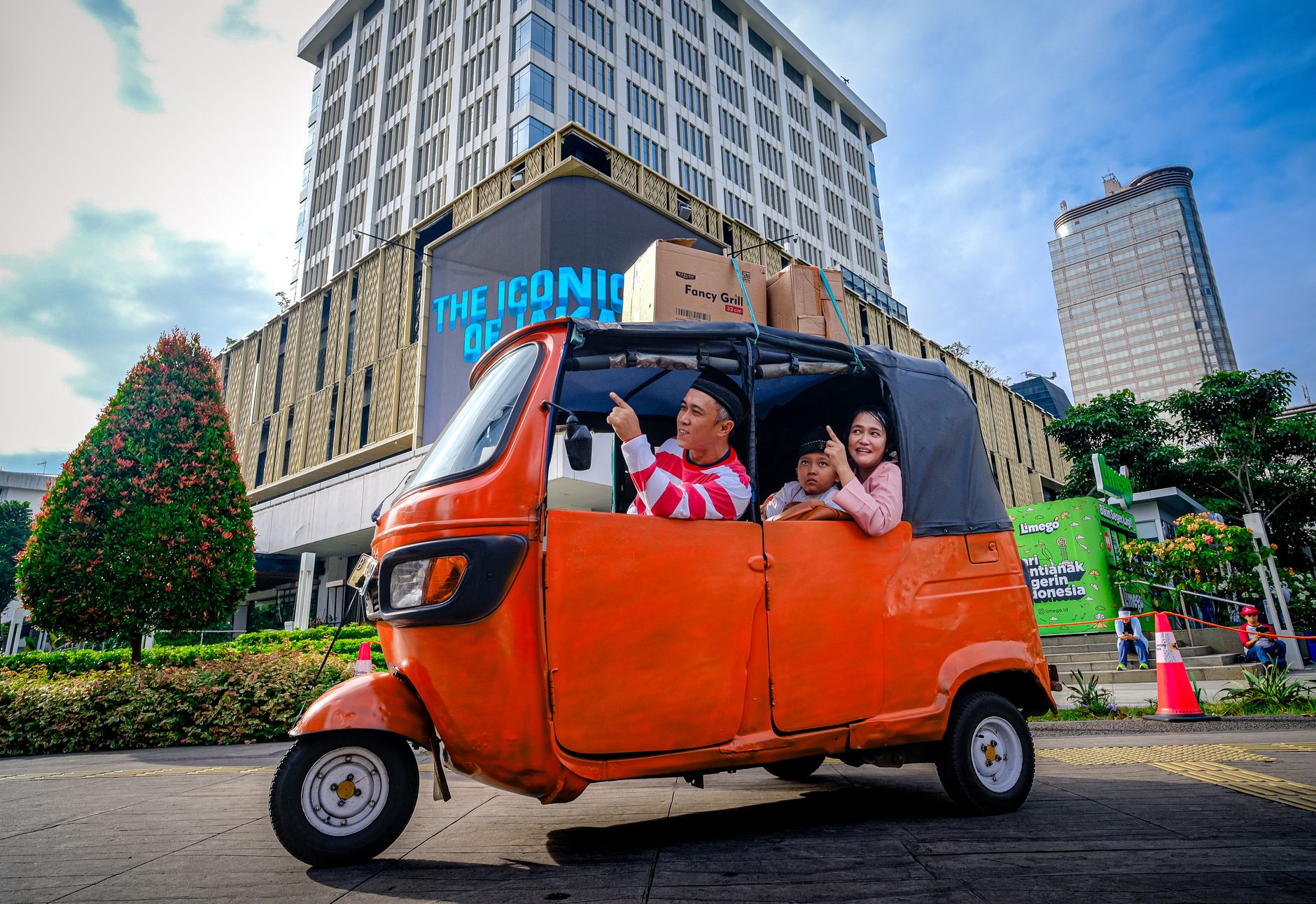 Mitra Keluarga Adopsi AI AWS untuk Efisiensi Rekrutmen dan IT di 32 RS