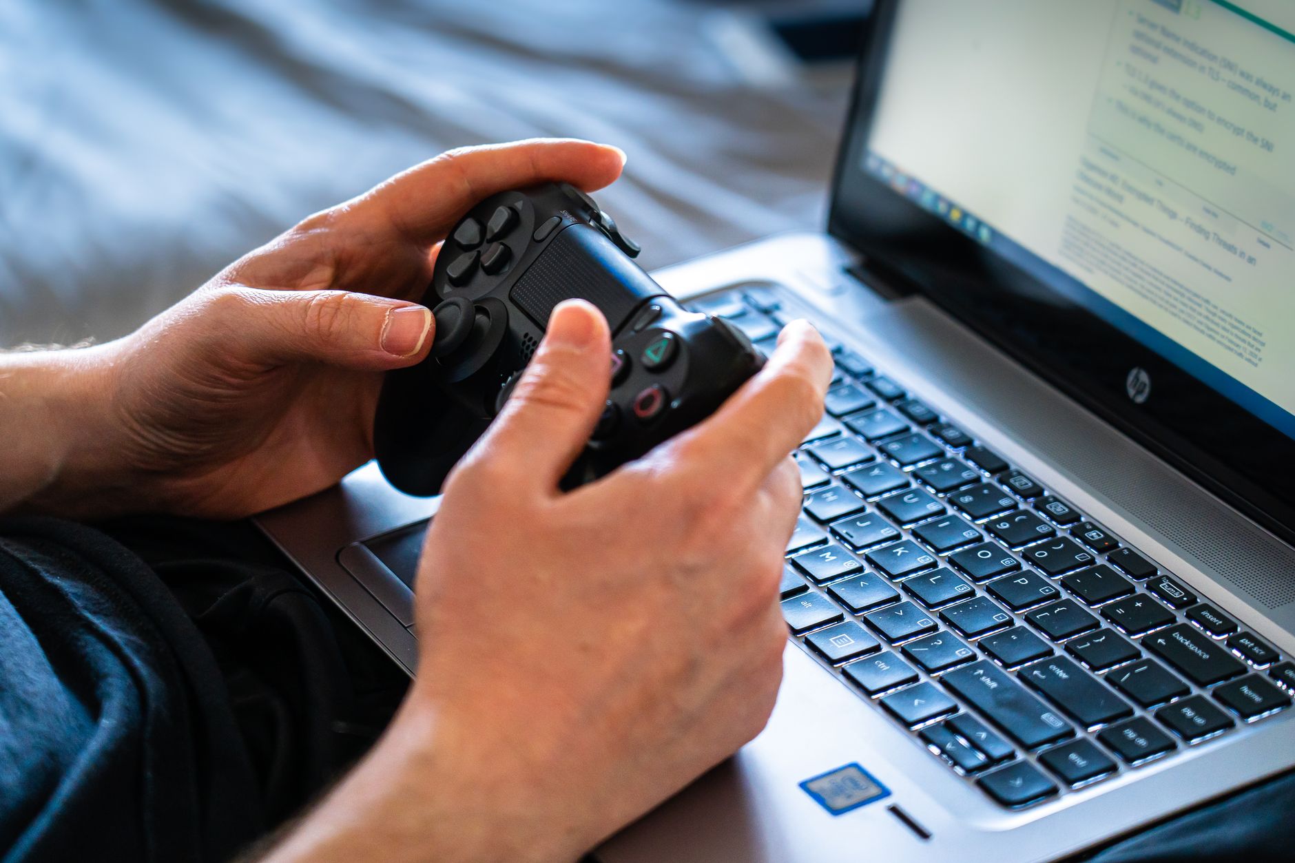 Laptop Panas Tanpa Main Game? Ini Penyebab dan Solusinya